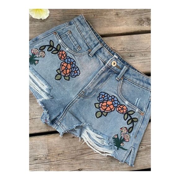 Dance & Marvel High Waist Shorts Cutoff Embroidery Sz S - Picture 8 of 12